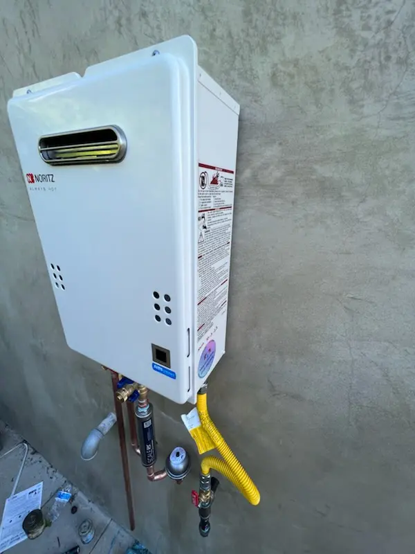 Tankless water heater installation for Palo del Amo homes